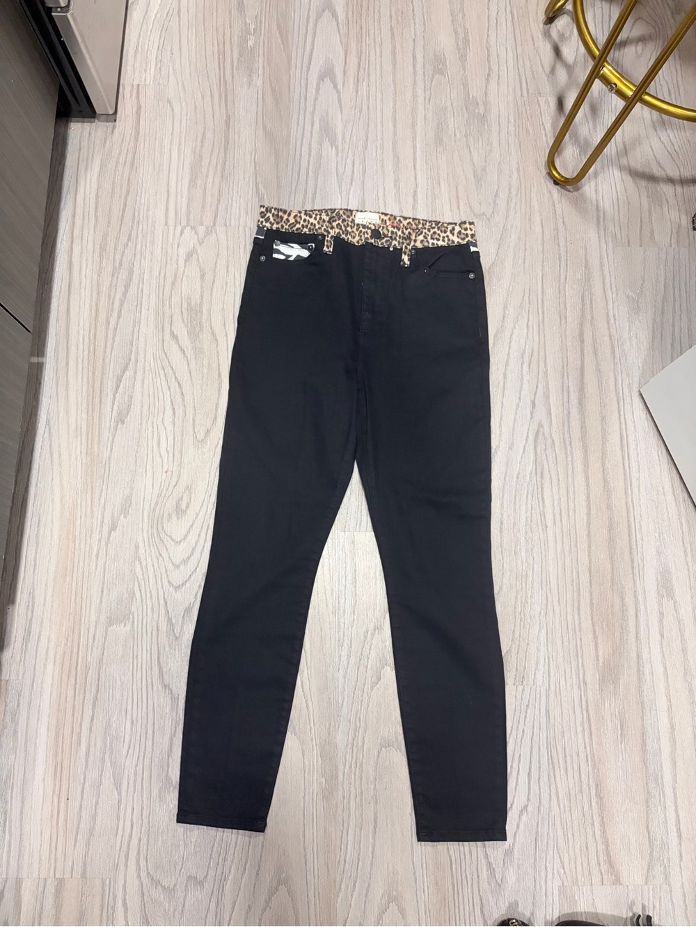 Alice + Olivia Black Skinny Jeans with Leopard Waistband